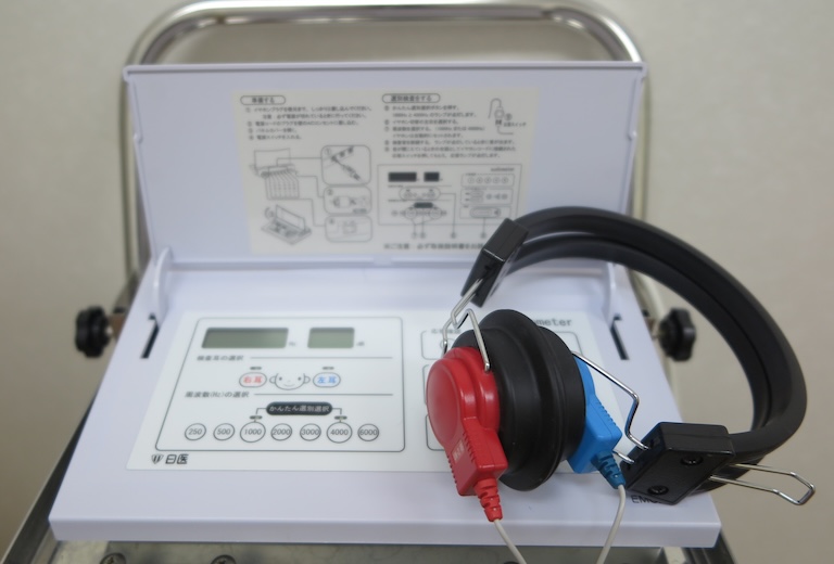 聴力検査機器